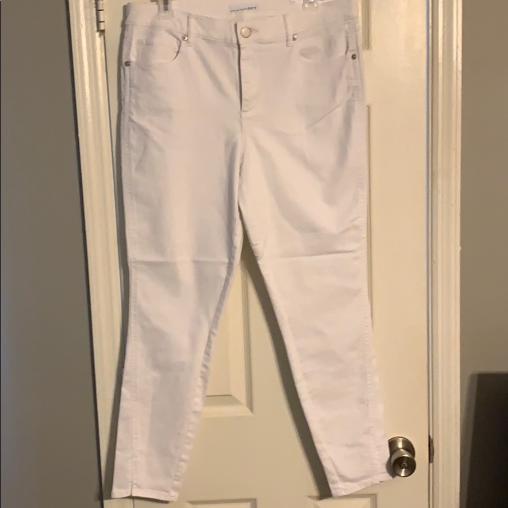 Loft white ankle length pants/capris NWT size 12